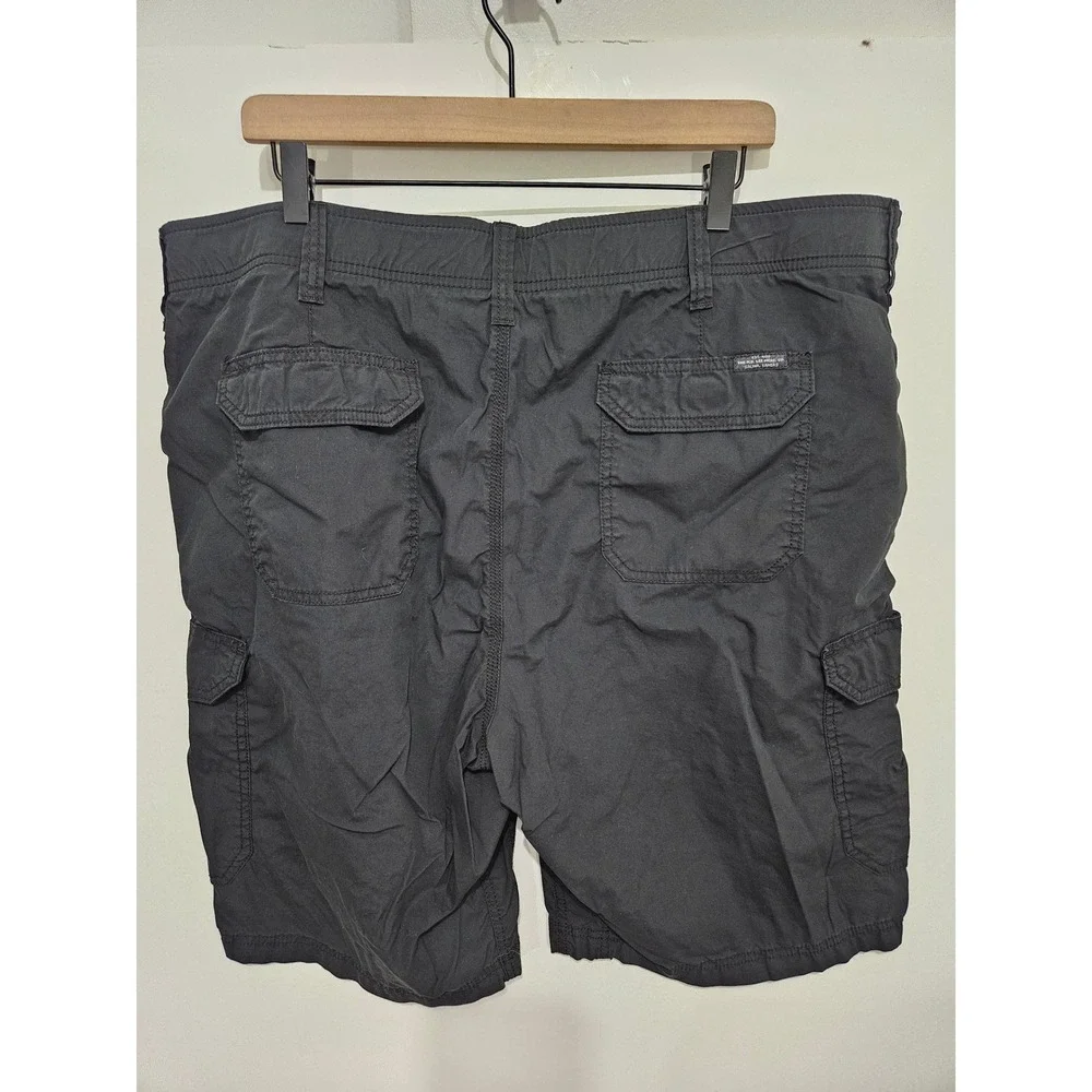 Lee Extreme Motion Cargo Shorts Mens 42 Black Performance Series 102187019